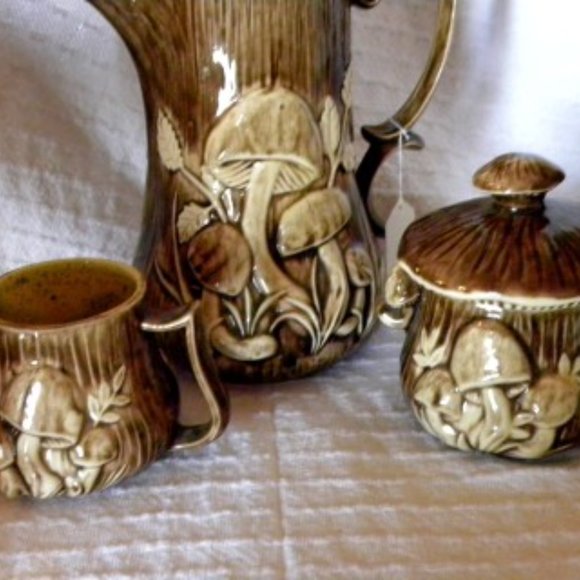 Retro 1960's 3 Pc Coffee Pot w/ Creamer Sugar Bowl - Picture 2 of 5